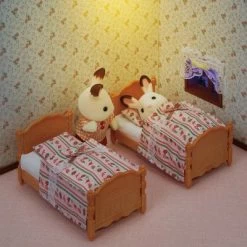 Calico Critters Bed & Comforter Set, Dollhouse Furniture And Accessories -Toy Doll World GUEST 2750ee6b 12da 4eb8 a475 3a537a77c5c3