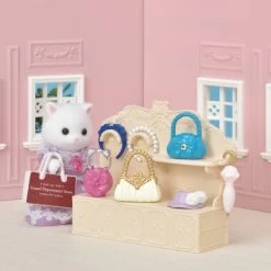 Calico Critters Town Series Fashion Showcase Set, Dollhouse Playset With Fashion Accessories