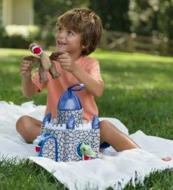 HearthSong - Plush Dragon Portable Play Set, Includes Four 6"H Winged Dragons And 12"H X 8" Sq. Castle, For Kids' Imaginative Play -Toy Doll World GUEST c24a0826 f2ee 4cc1 b4d8 3204aaf5f76d