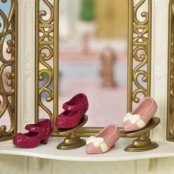 Calico Critters Fashion Boutique, Dollhouse Playset With Figure And Fashion Accessories -Toy Doll World GUEST e3deedcb f2ad 4a5e 9f91 f624b6188983