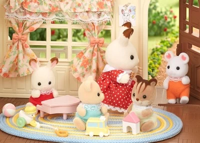 Calico Critters Sweet Raspberry Home Gift Set, Dollhouse Playset With 3 Collectible Figures, Furniture And Accessories 9 Calico Critters Sweet Raspberry Home Gift Set, Dollhouse Playset With 3 Collectible Figures, Furniture And Accessories - Image 7